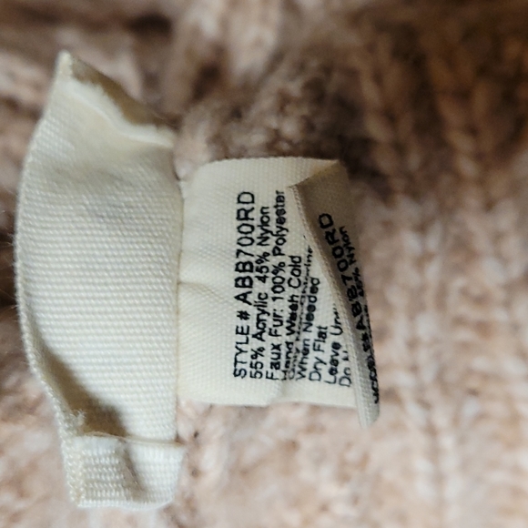 ❤Rae Dunn LOVE Beanie - Picture 8 of 8